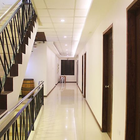 Golden Gate Suites Dumaguete City Esterno foto