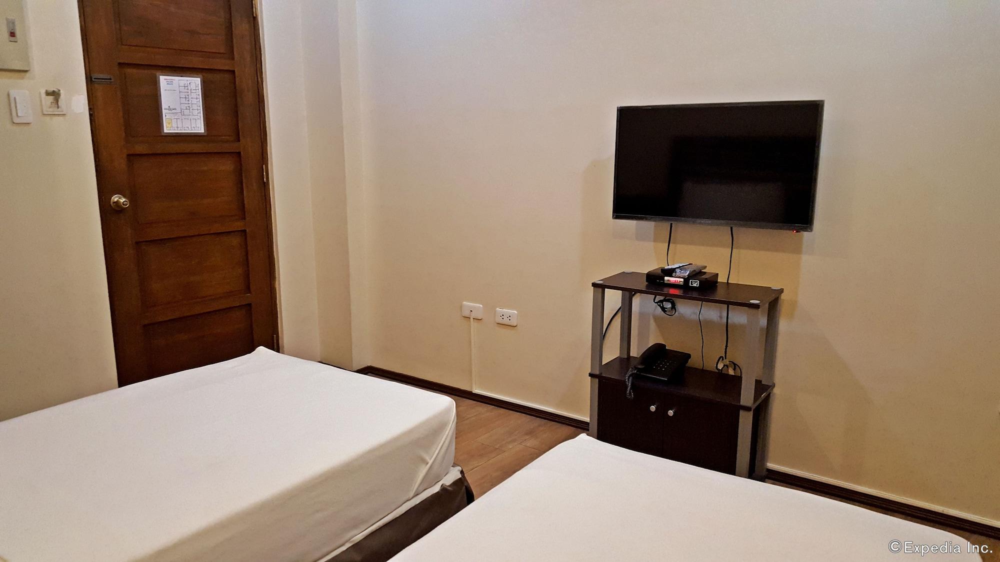 Golden Gate Suites Dumaguete City Esterno foto
