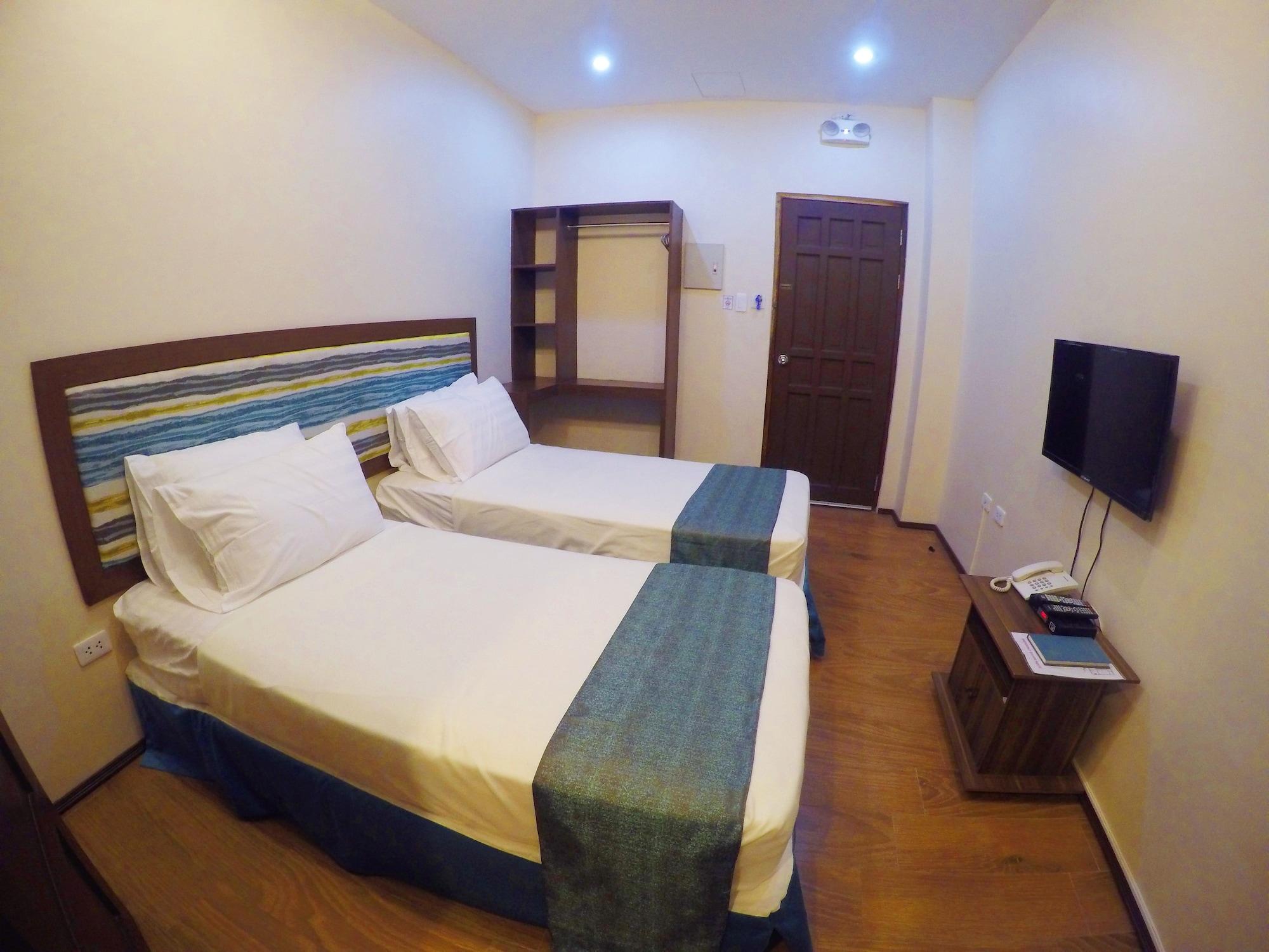 Golden Gate Suites Dumaguete City Esterno foto