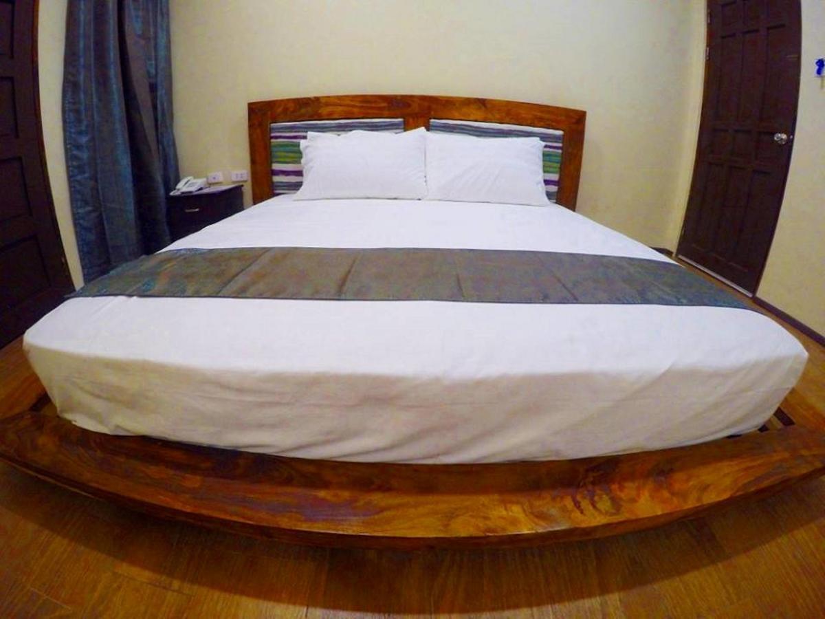 Golden Gate Suites Dumaguete City Esterno foto
