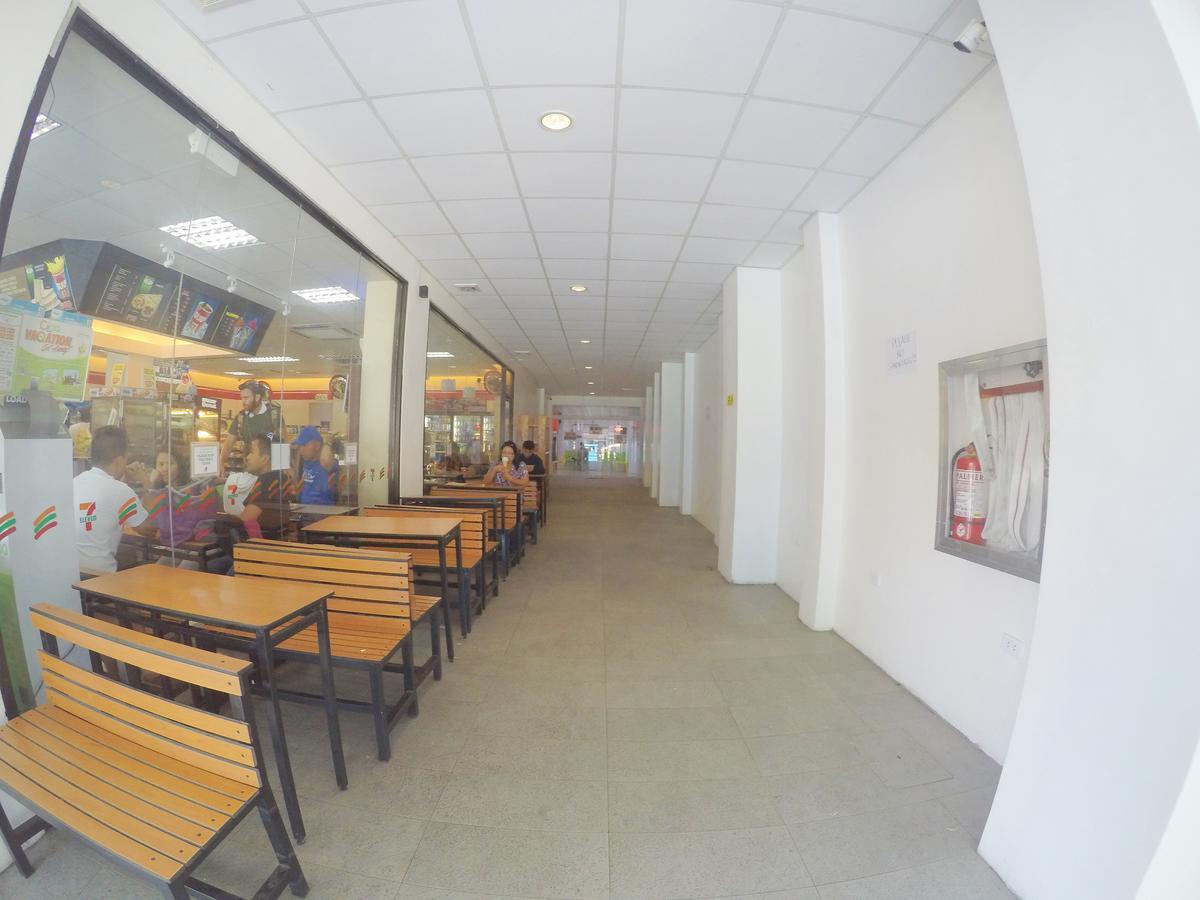 Golden Gate Suites Dumaguete City Esterno foto