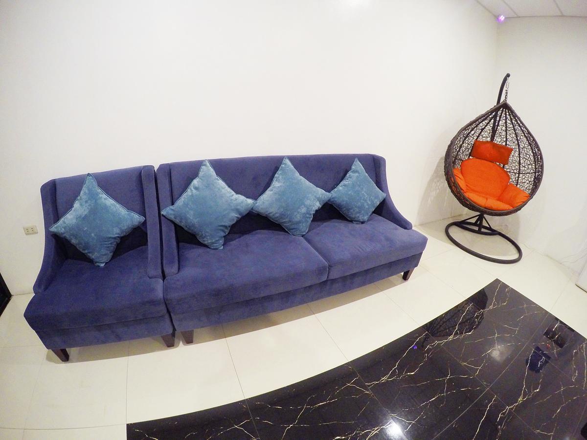 Golden Gate Suites Dumaguete City Esterno foto